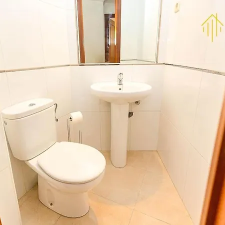 Piso Con Terraza Y Vistas *