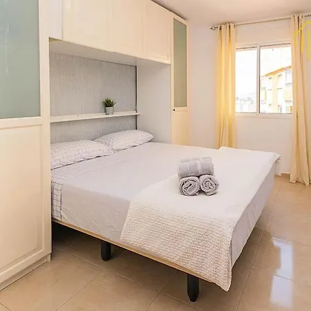 Piso Con Terraza Y Vistas Malaga